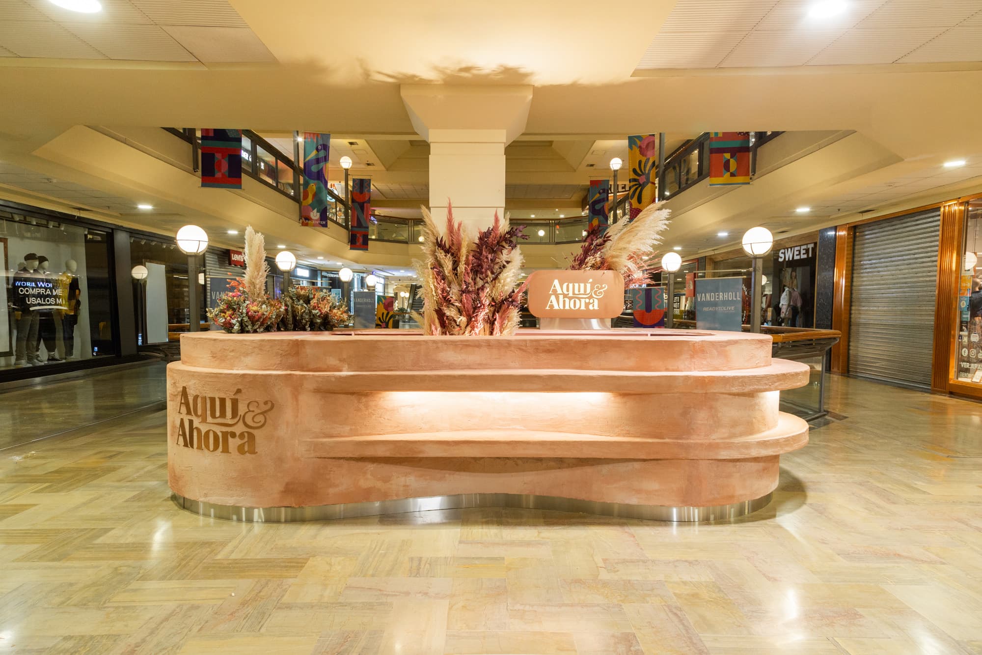 Aquí y Ahora  case study header image